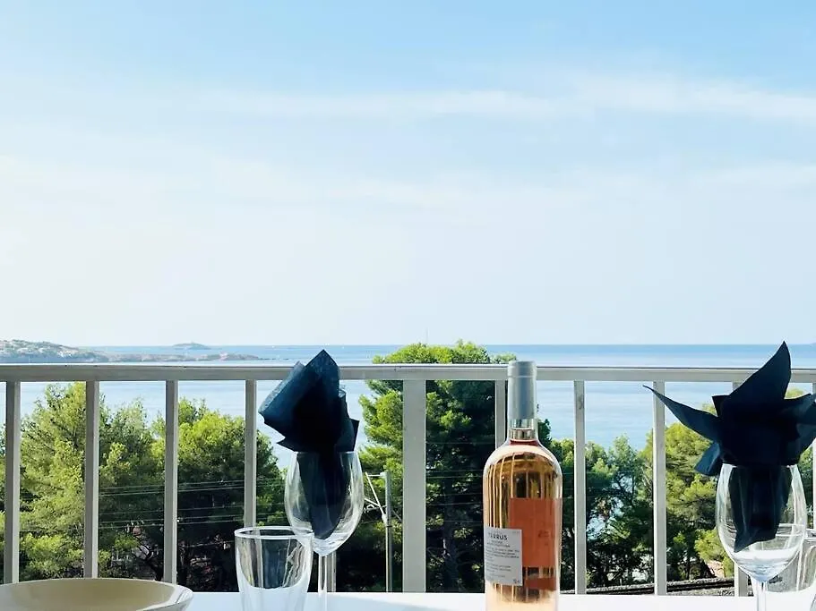 Studio Cosy-Vue Mer Panoramique Exceptionnelle Bandol Apartment